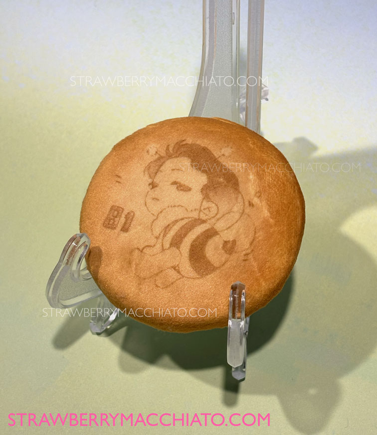 Oscar Bee-astri Plush Button
